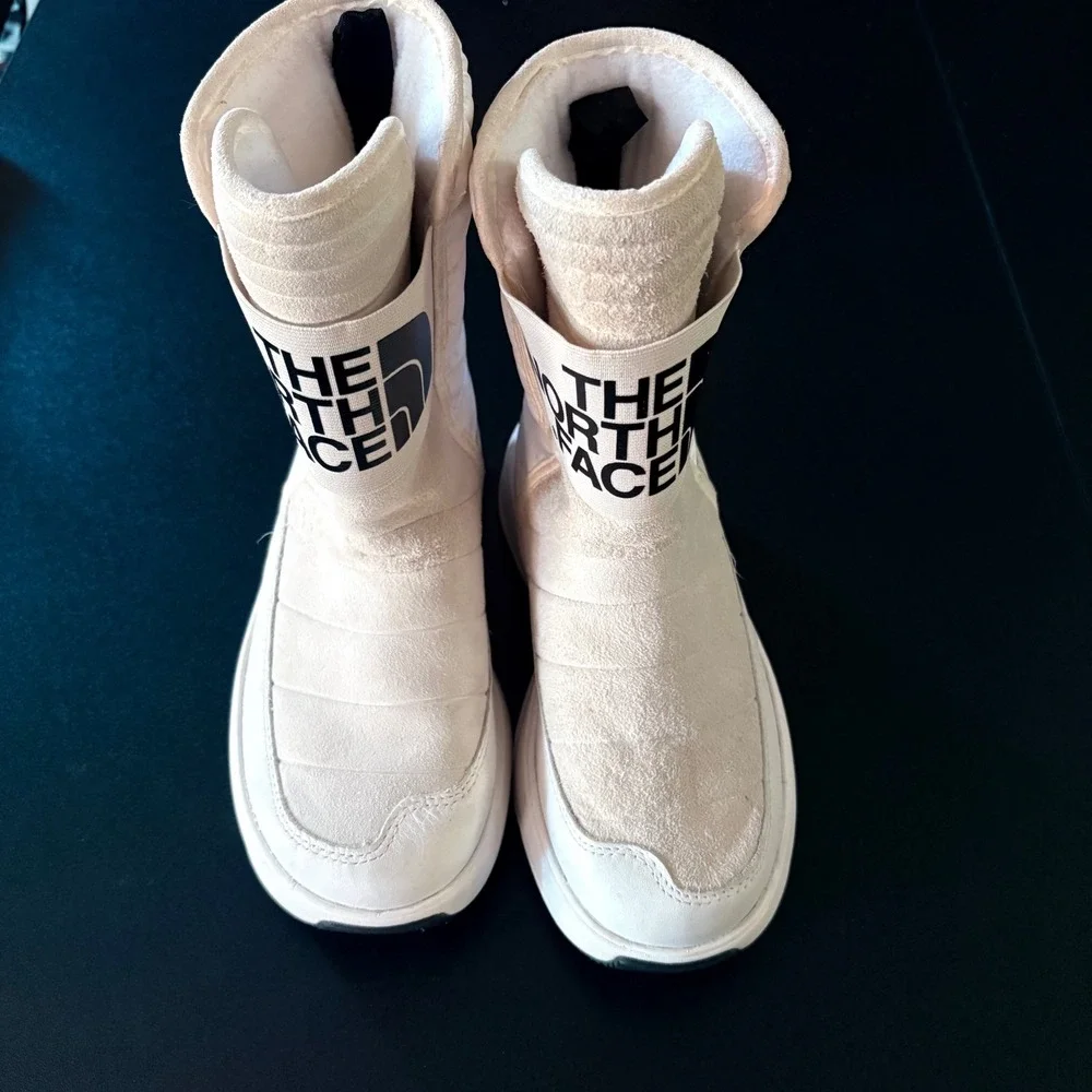 The North Face Ozone Park Winter Pull-On Boots white cream size 6 waterproof